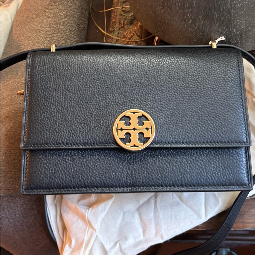 Authentic TORY BURCH Leather Double T magnetic flap shoulder/Crosby convertible - Picture 7 of 16